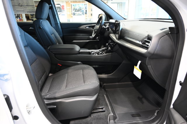 New 2027 Chevrolet Traverse LT w/ LPO, Floor Liner Package AWD/4WD image 10