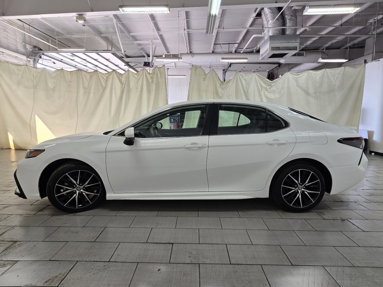 Certified 2024 Toyota Camry SE image 11