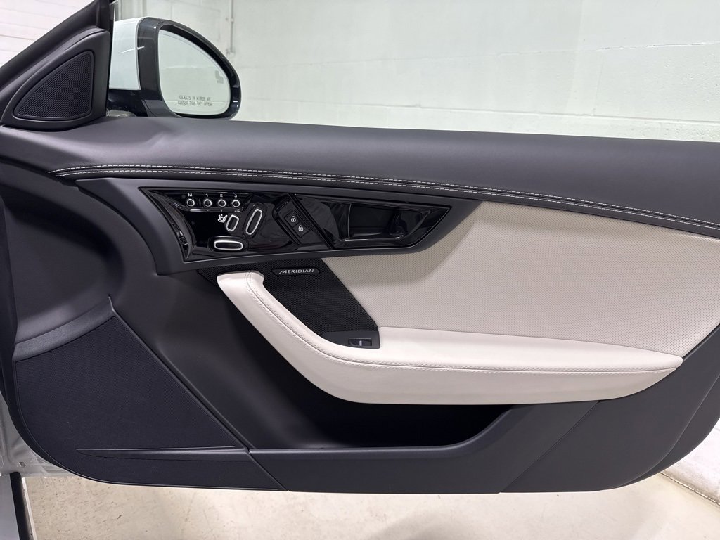 Used 2024 Jaguar F-TYPE R image 40