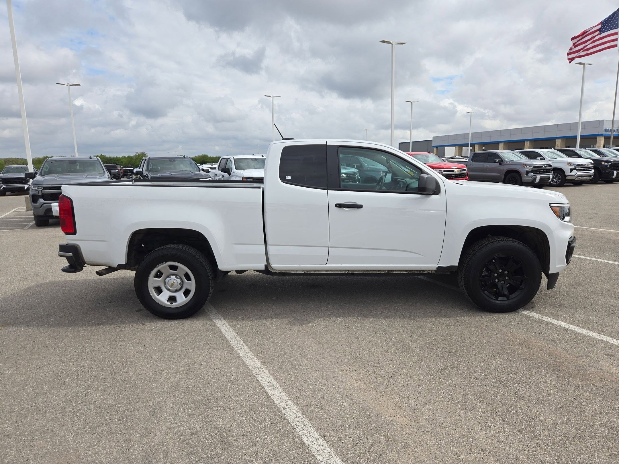 Used 2022 Chevrolet Colorado W/T RWD image 5