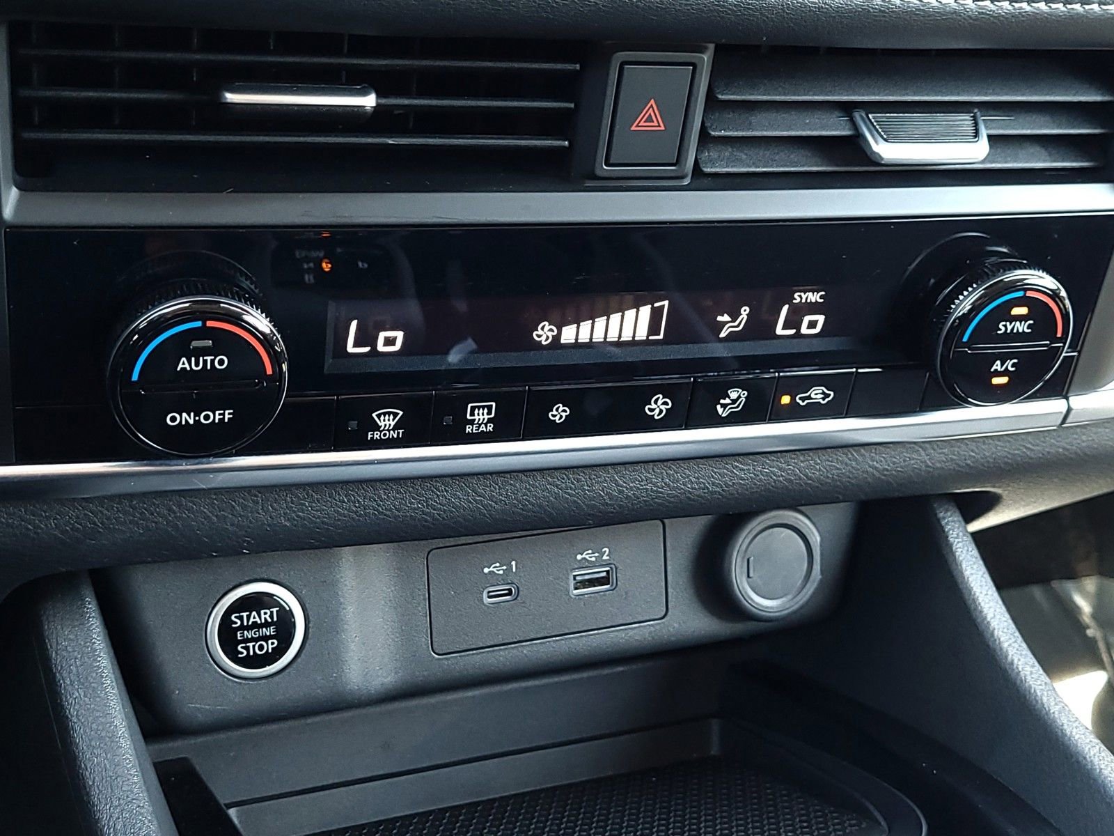 Used 2023 Nissan Rogue SV image 17