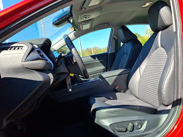 Used 2024 Toyota Camry SE FWD image 13