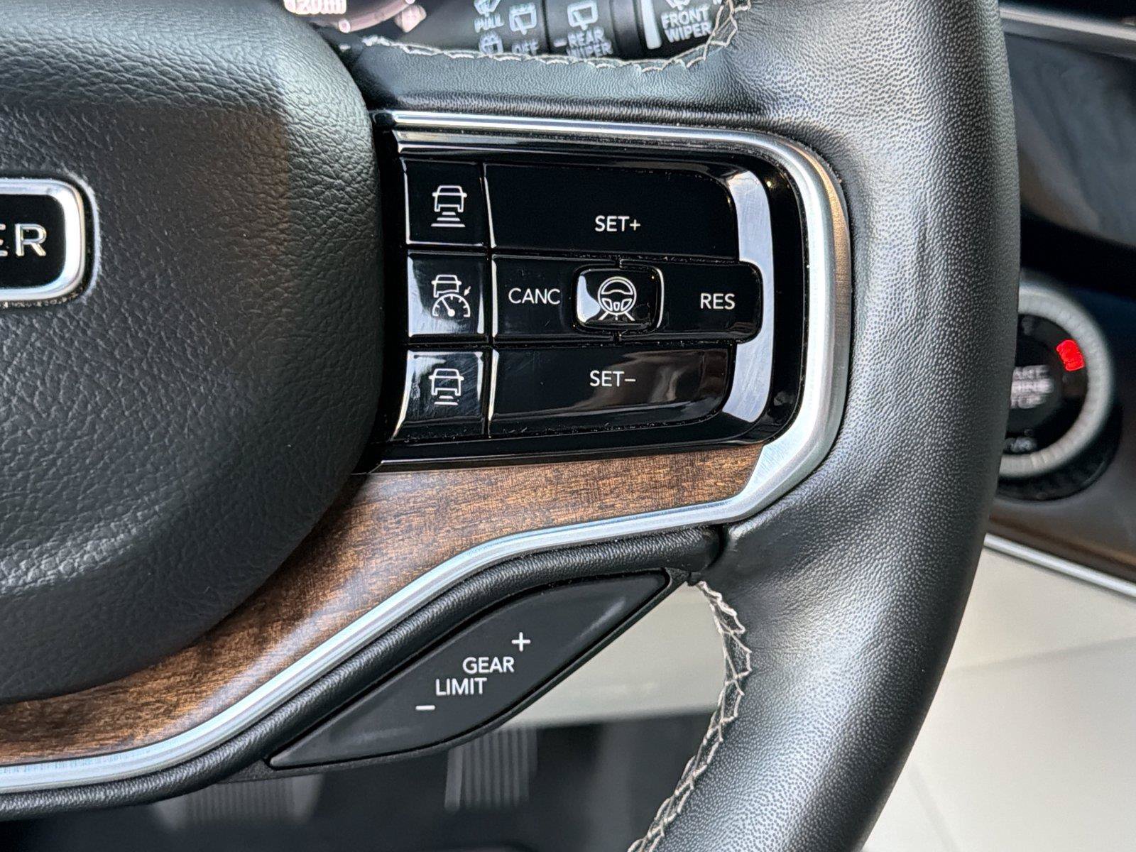 Used 2025 Jeep Grand Wagoneer 4WD image 28