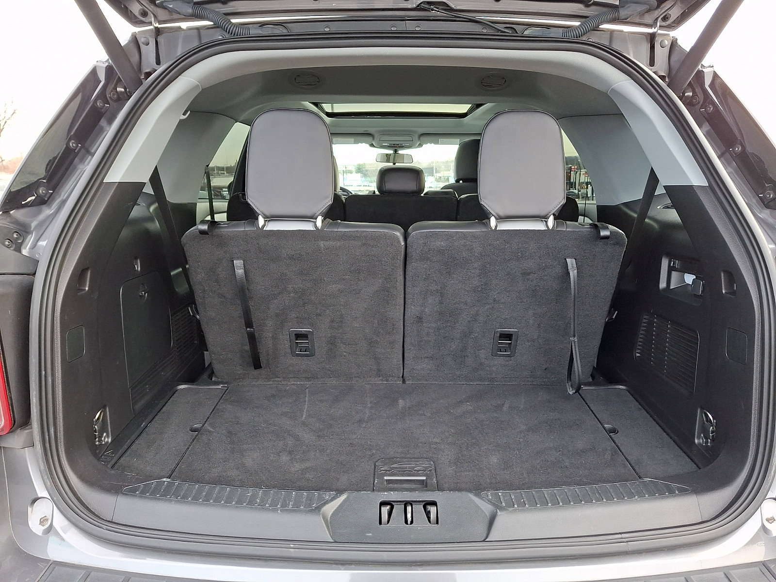 Used 2021 Ford Explorer XLT w/ Equipment Group 202A image 30