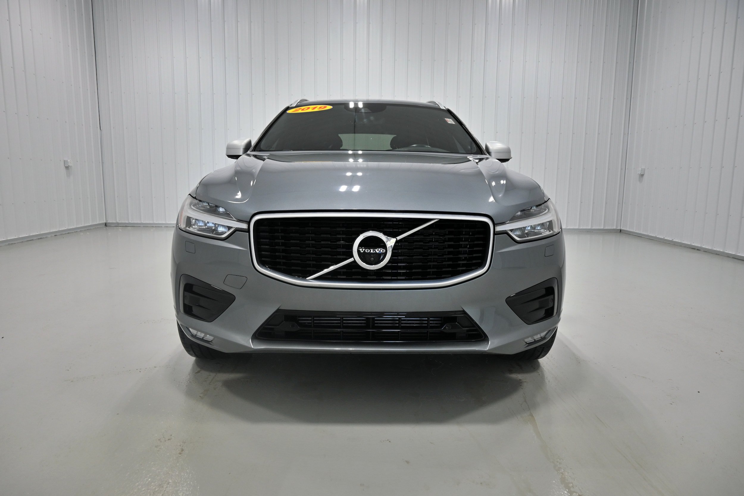 Used 2019 Volvo XC60 T5 R-Design w/ Protection Package Premier AWD/4WD image 24