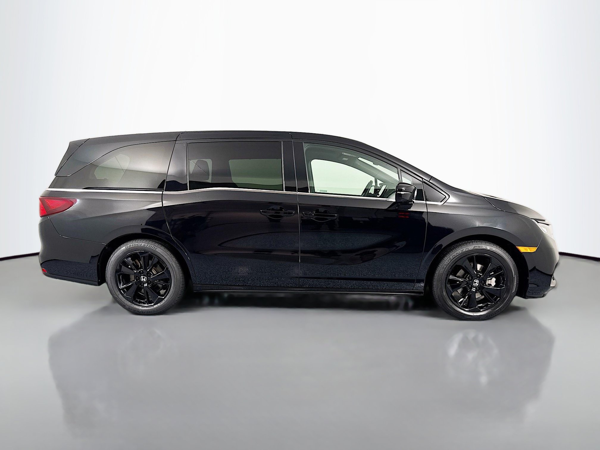 Certified 2024 Honda Odyssey Sport image 4