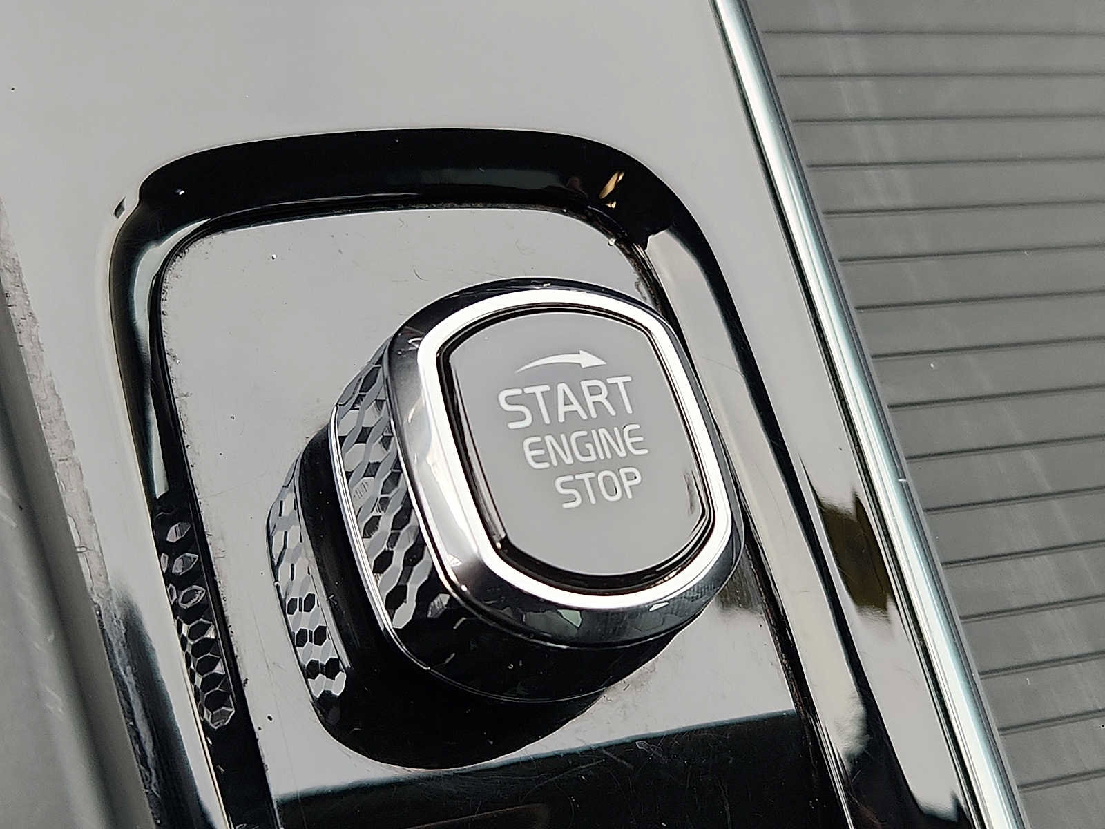 Certified 2023 Volvo XC60 B5 Core w/ Climate Package image 23