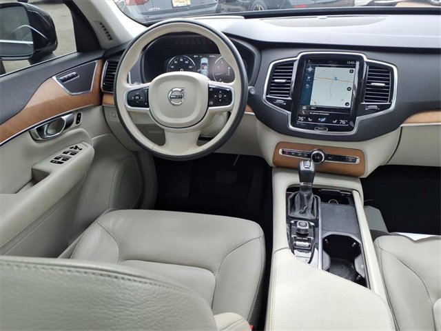 Used 2021 Volvo XC90 T5 Momentum w/ Advanced Package image 4