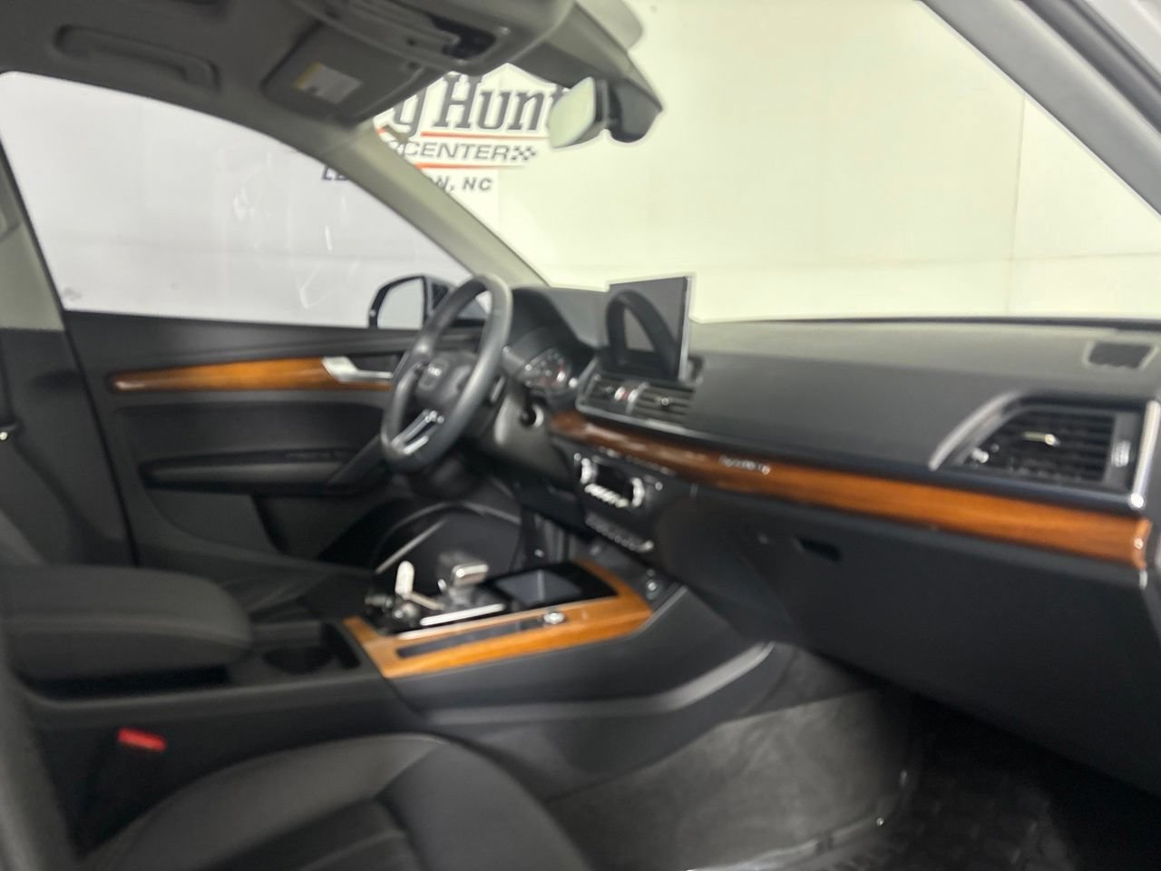 Used 2023 Audi Q5 2.0T Premium w/ Convenience Package AWD/4WD image 31