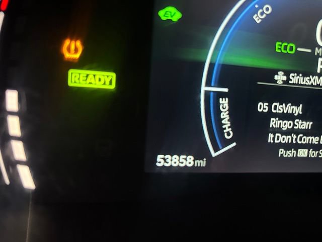 Used 2025 Toyota Camry SE w/ Convenience Package FWD image 31