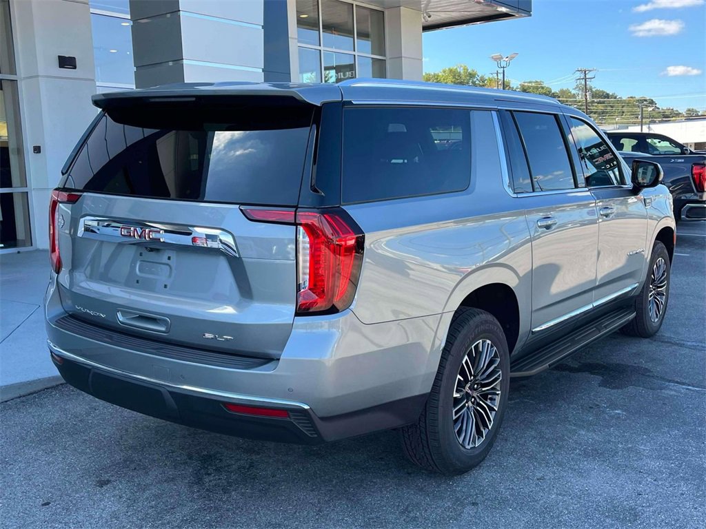 Used 2024 GMC Yukon XL SLT image 3