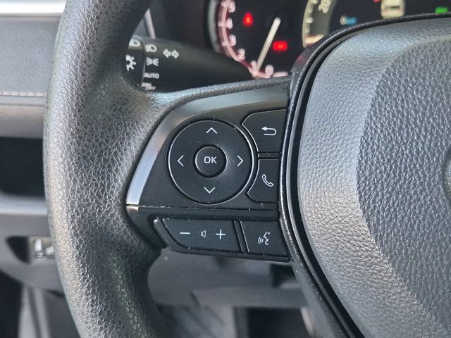 Used 2025 Toyota RAV4 XLE FWD image 24