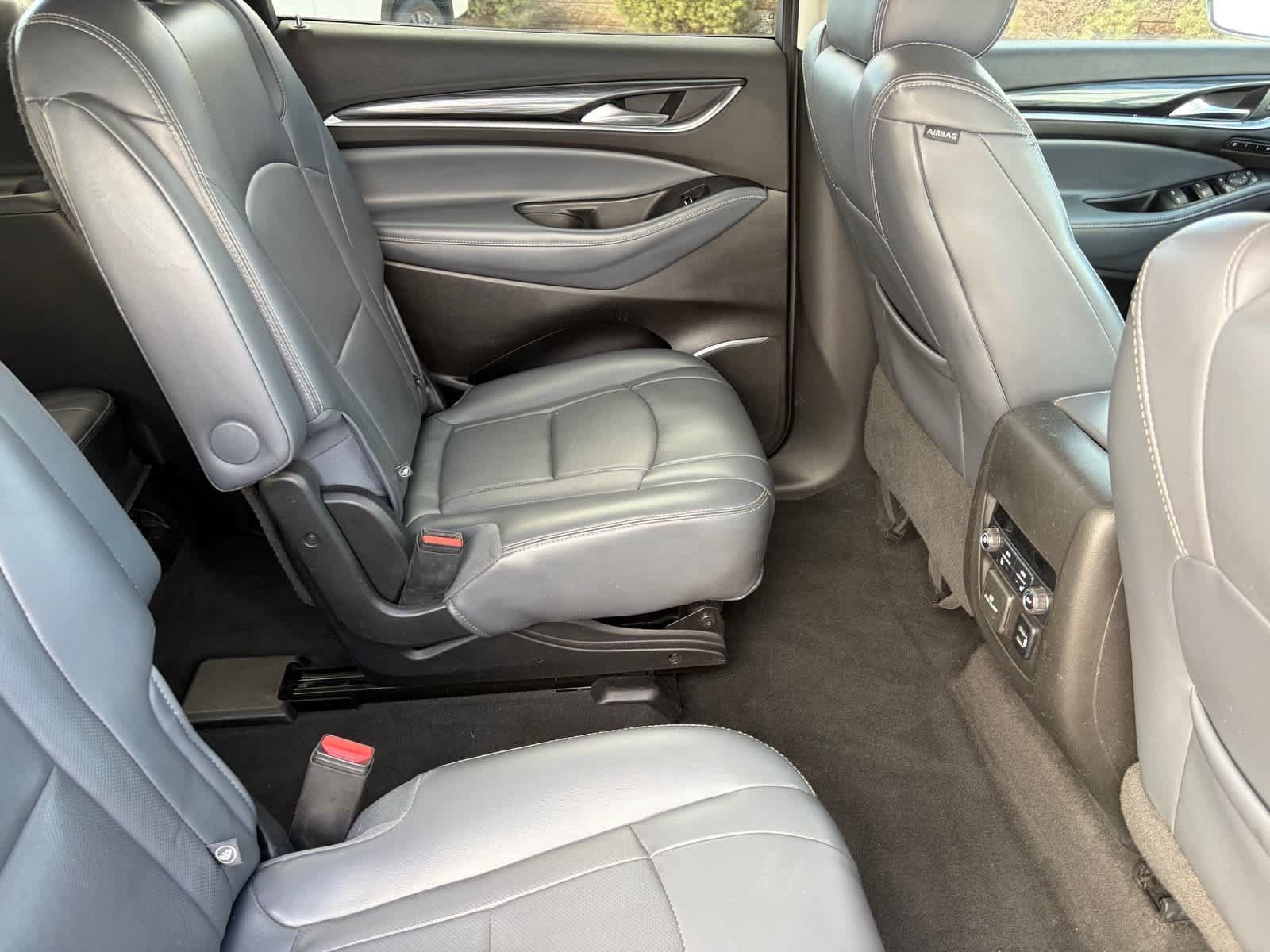Used 2018 Buick Enclave Premium w/ Experience Buick Package FWD image 11