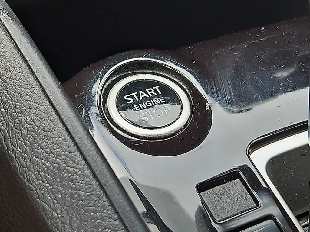 Used 2021 Nissan Kicks S FWD image 21