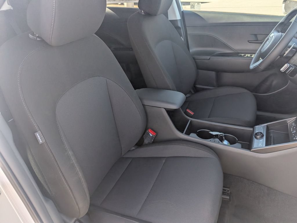 New 2025 Hyundai Kona SEL AWD/4WD image 17