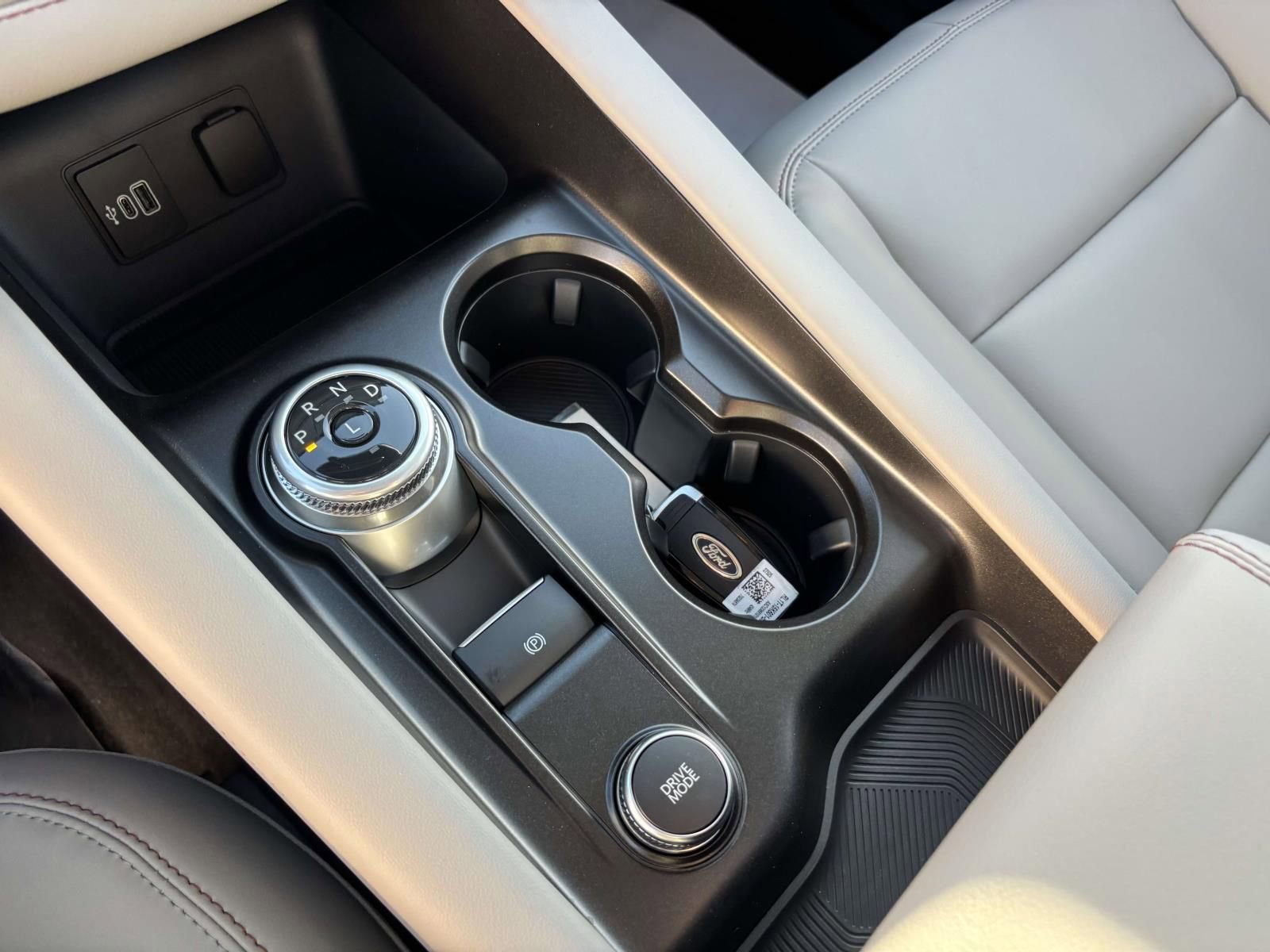 New 2026 Ford Explorer Active w/ Active Comfort Package image 24