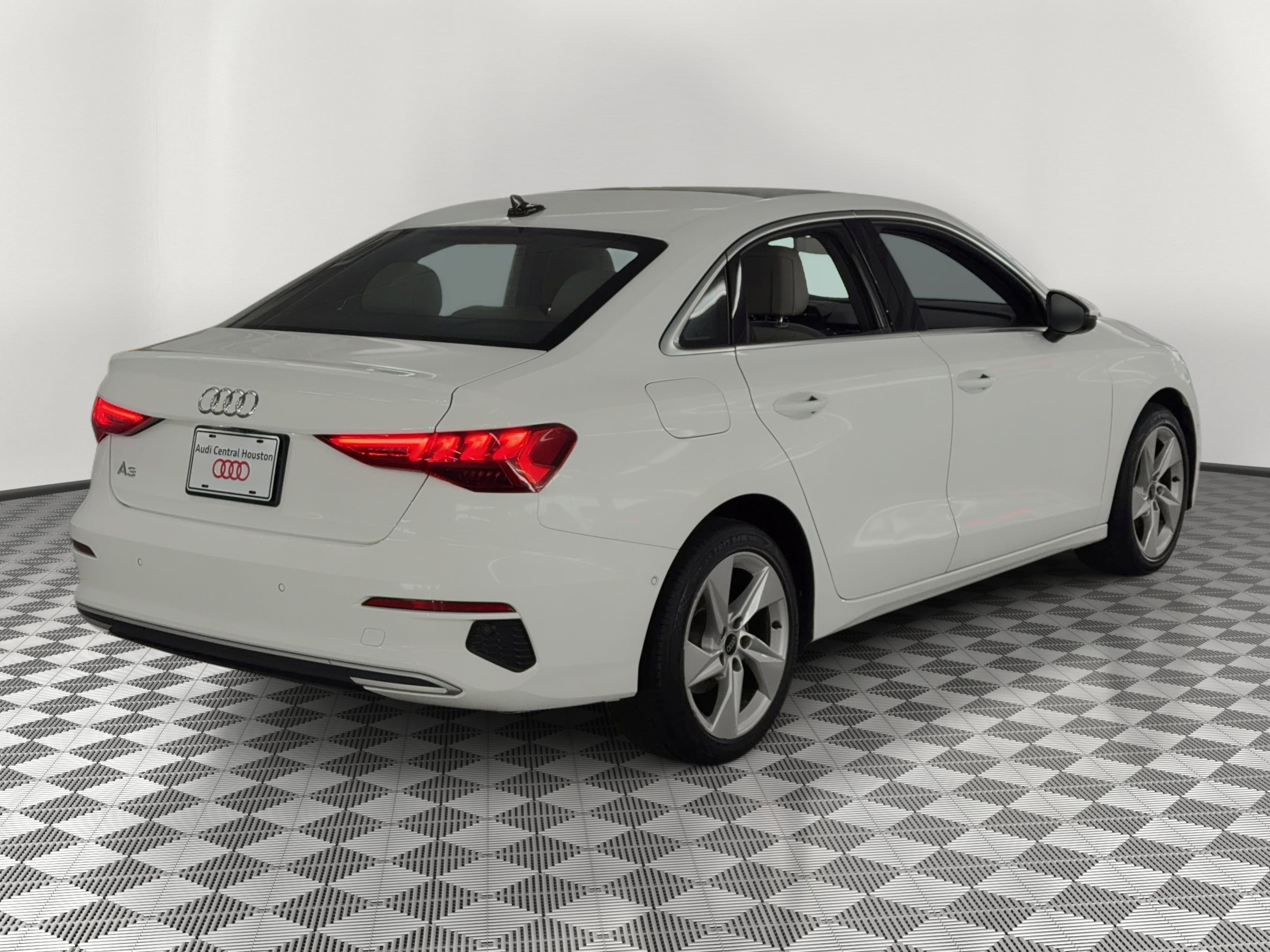 Used 2023 Audi A3 2.0T Premium w/ Convenience Package image 9
