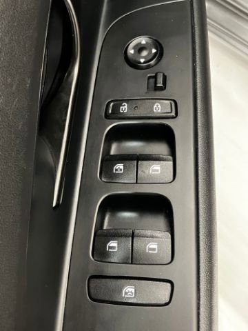 Used 2025 Hyundai Elantra Sport image 36