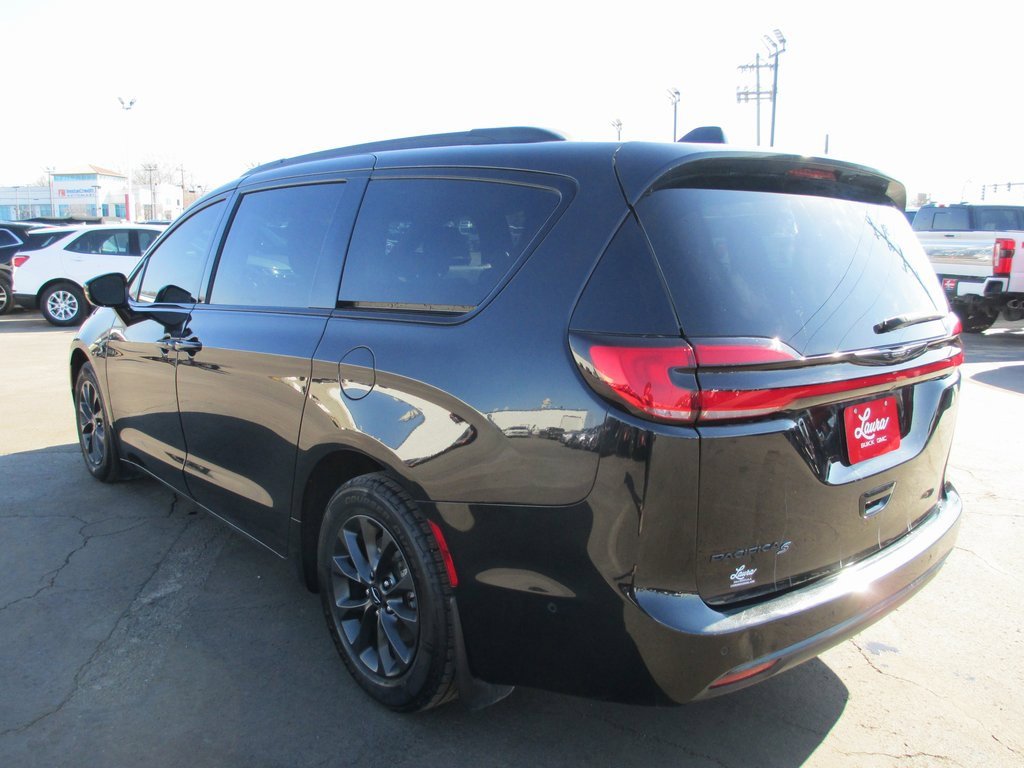 Used 2021 Chrysler Pacifica Touring-L w/ Premium & Safety Sphere Group image 7