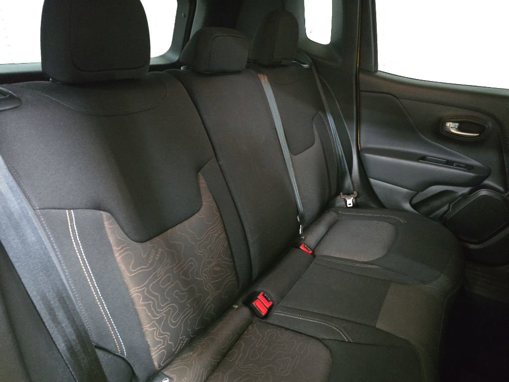 Used 2023 Jeep Renegade Latitude AWD/4WD image 16