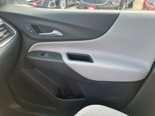 Used 2022 Chevrolet Equinox LS w/ LS Convenience Package FWD image 17