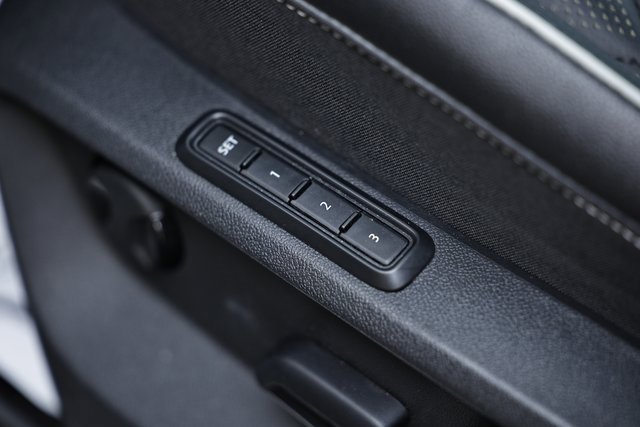 Used 2024 Volkswagen Atlas SEL Premium R-Line image 22