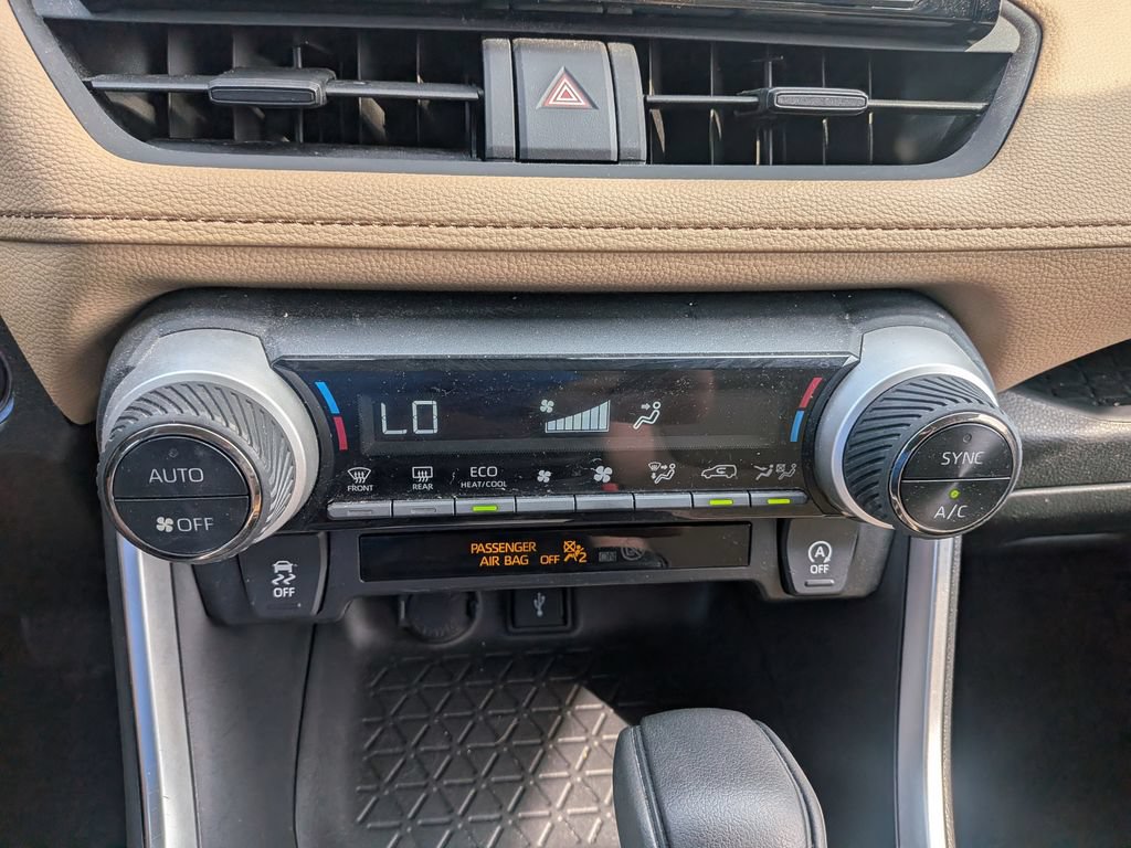 Used 2020 Toyota RAV4 XLE w/ All Weather Liner Package AWD/4WD image 17