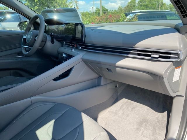 New 2025 Hyundai Elantra SEL image 34