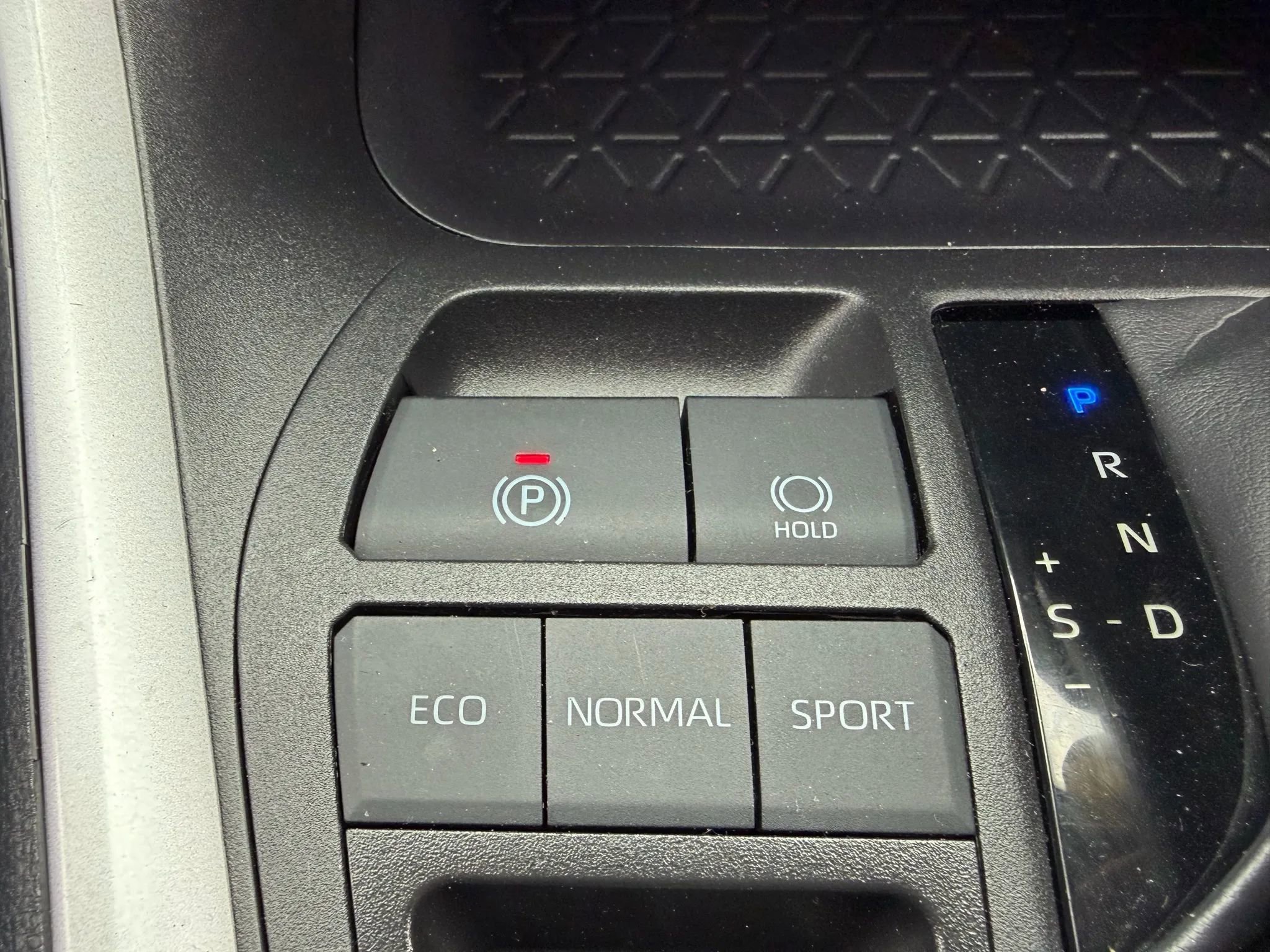 Used 2025 Toyota RAV4 XLE image 35