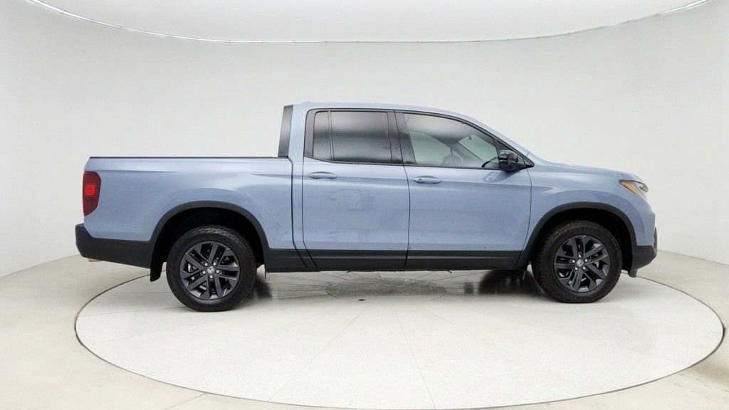 Used 2025 Honda Ridgeline Sport image 4