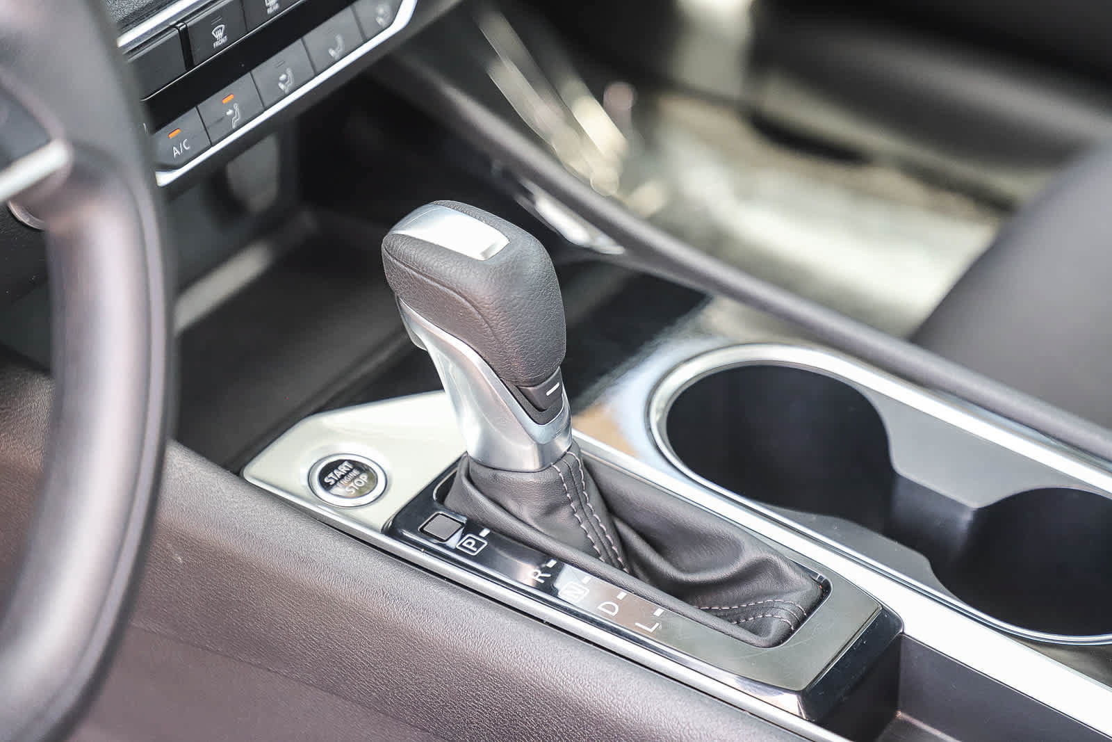 Used 2024 Nissan Altima 2.5 SV FWD image 19