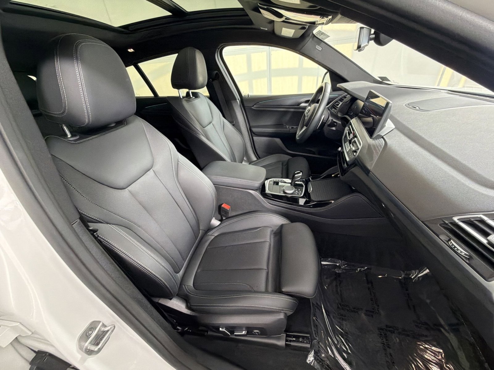 Used 2025 BMW X4 xDrive30i w/ Premium Package image 27