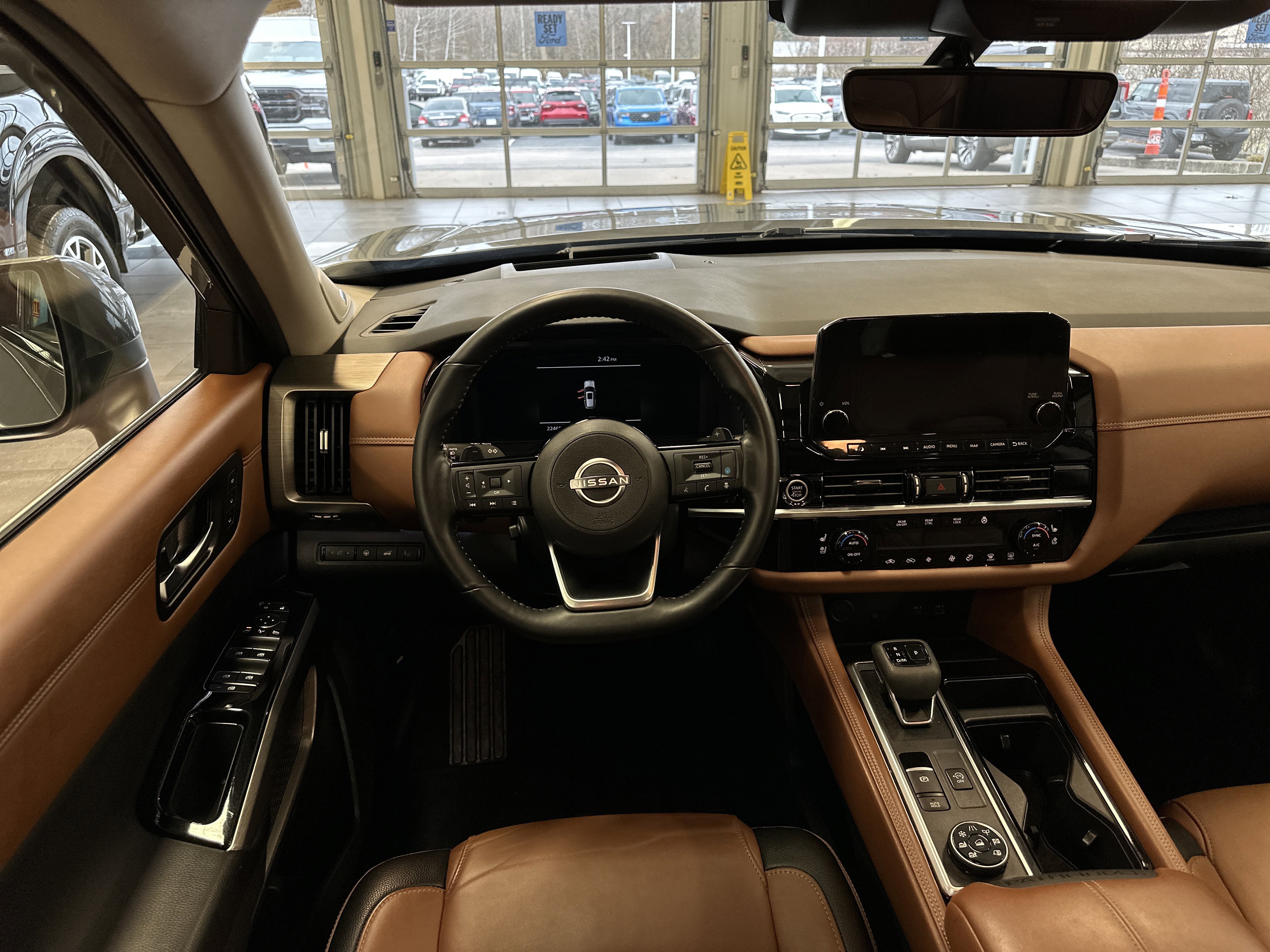 Used 2023 Nissan Pathfinder Platinum video 2