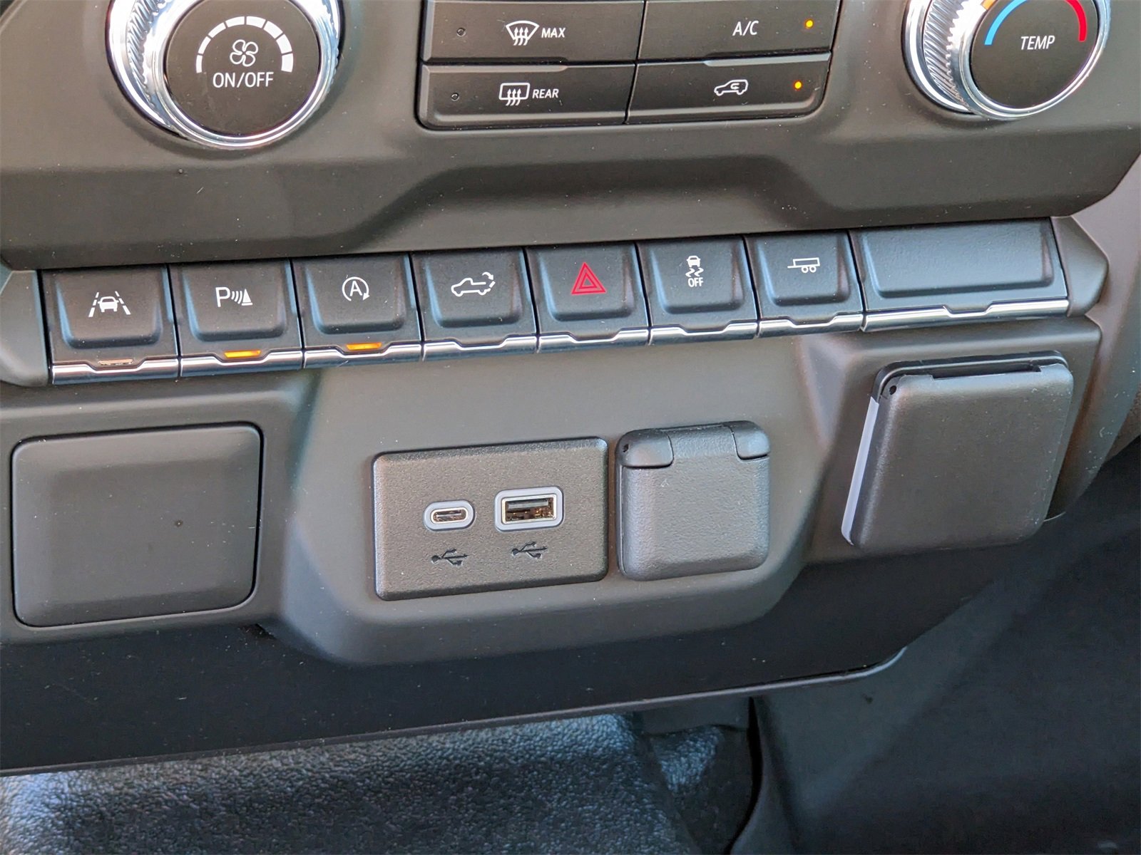 Used 2023 GMC Sierra 1500 Pro w/ Pro Value Package image 18