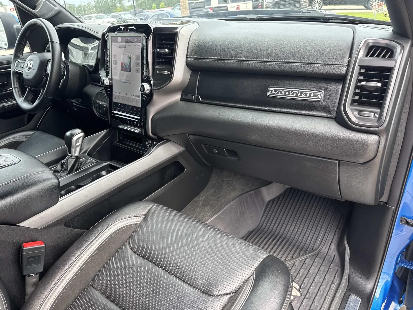 Used 2022 RAM 1500 Laramie AWD/4WD image 11