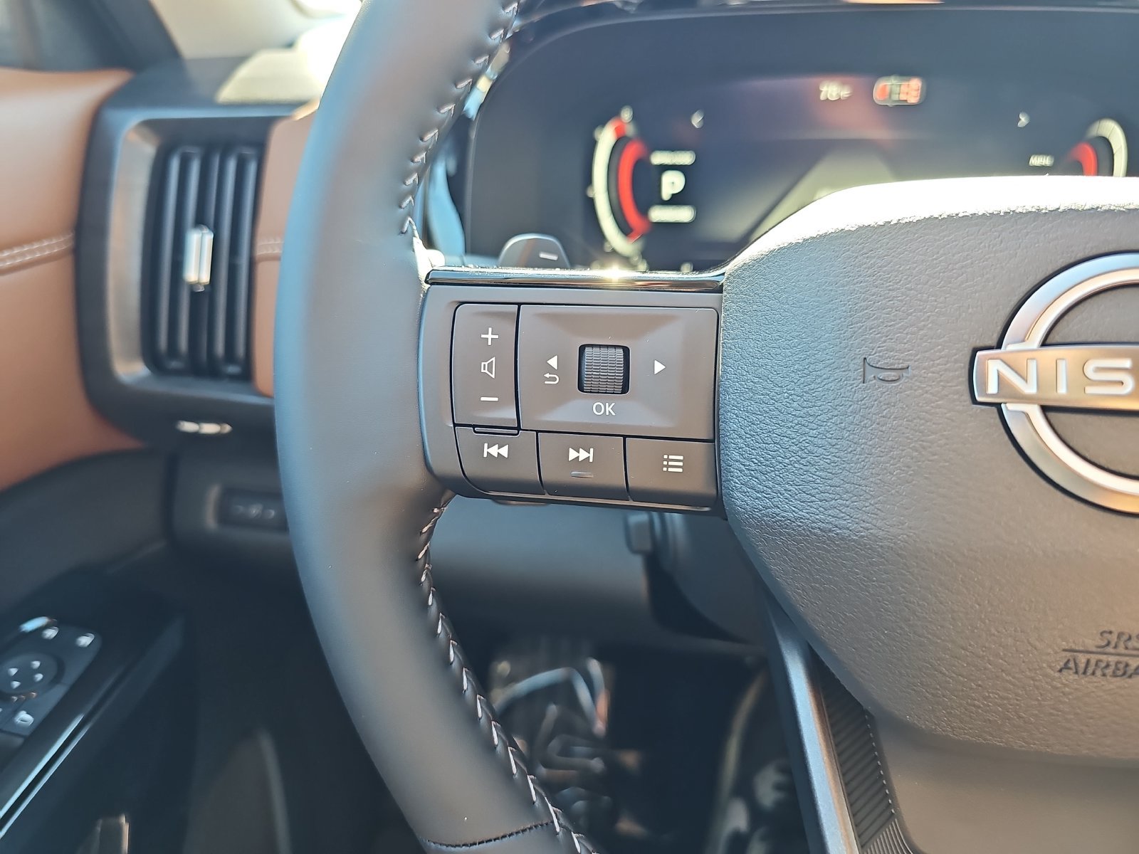 New 2026 Nissan Pathfinder Platinum FWD image 17
