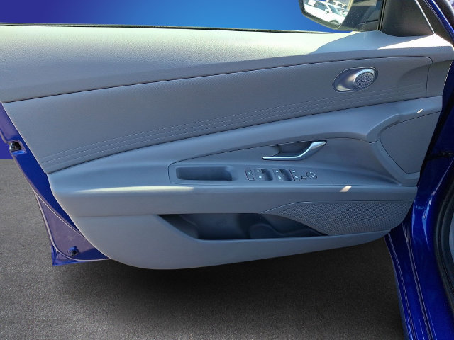 Used 2023 Hyundai Elantra SEL FWD image 7