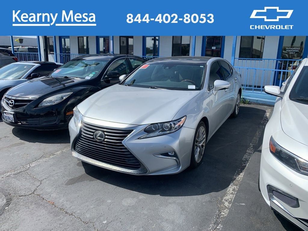 Used 2017 Lexus ES 350 w/ Luxury Package FWD image 1