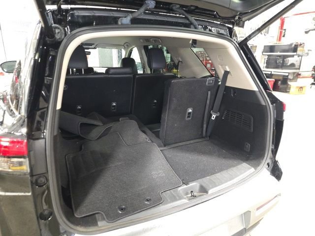 Used 2024 Nissan Pathfinder SL image 12