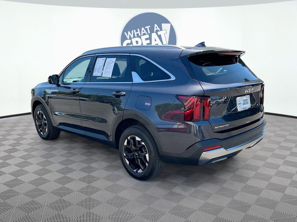 Certified 2025 Kia Sorento S AWD/4WD image 7