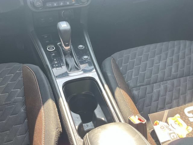 Used 2022 Nissan Kicks SR FWD image 16