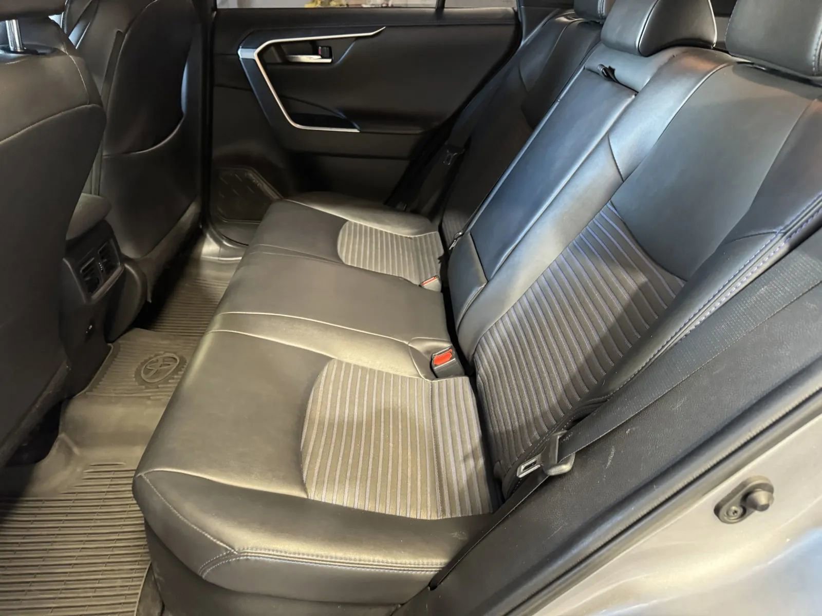 Used 2021 Toyota RAV4 XSE image 9