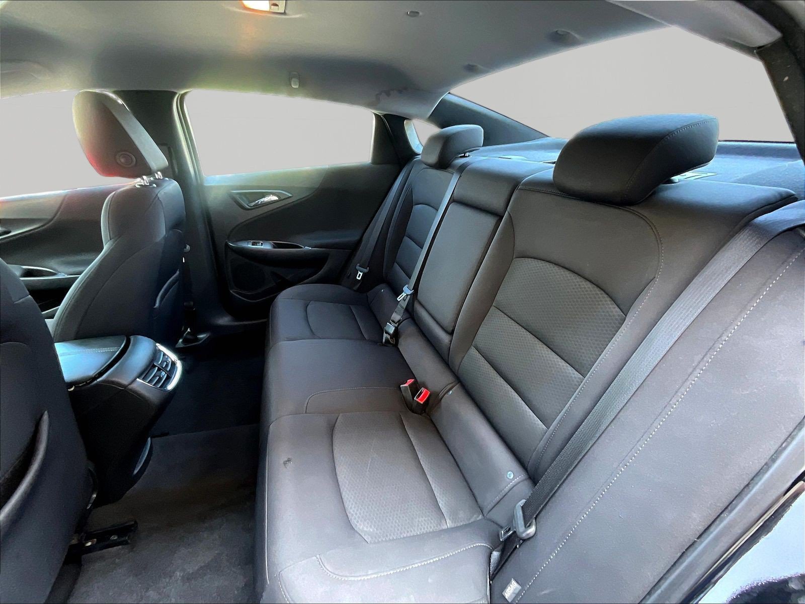 Used 2017 Chevrolet Malibu LT FWD image 22