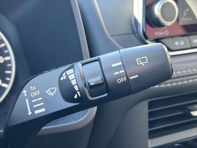 Used 2023 Nissan Rogue SV image 24