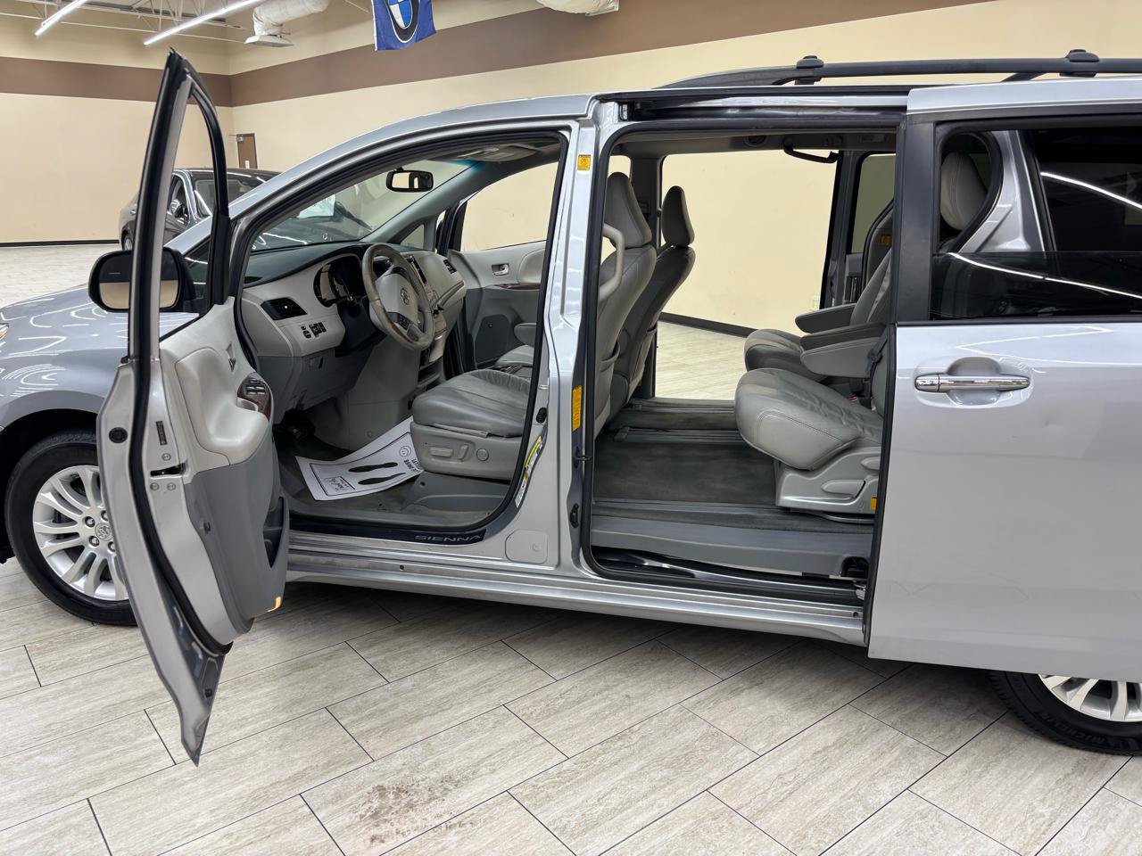 Used 2012 Toyota Sienna XLE w/ XLE Navigation Pkg FWD image 22