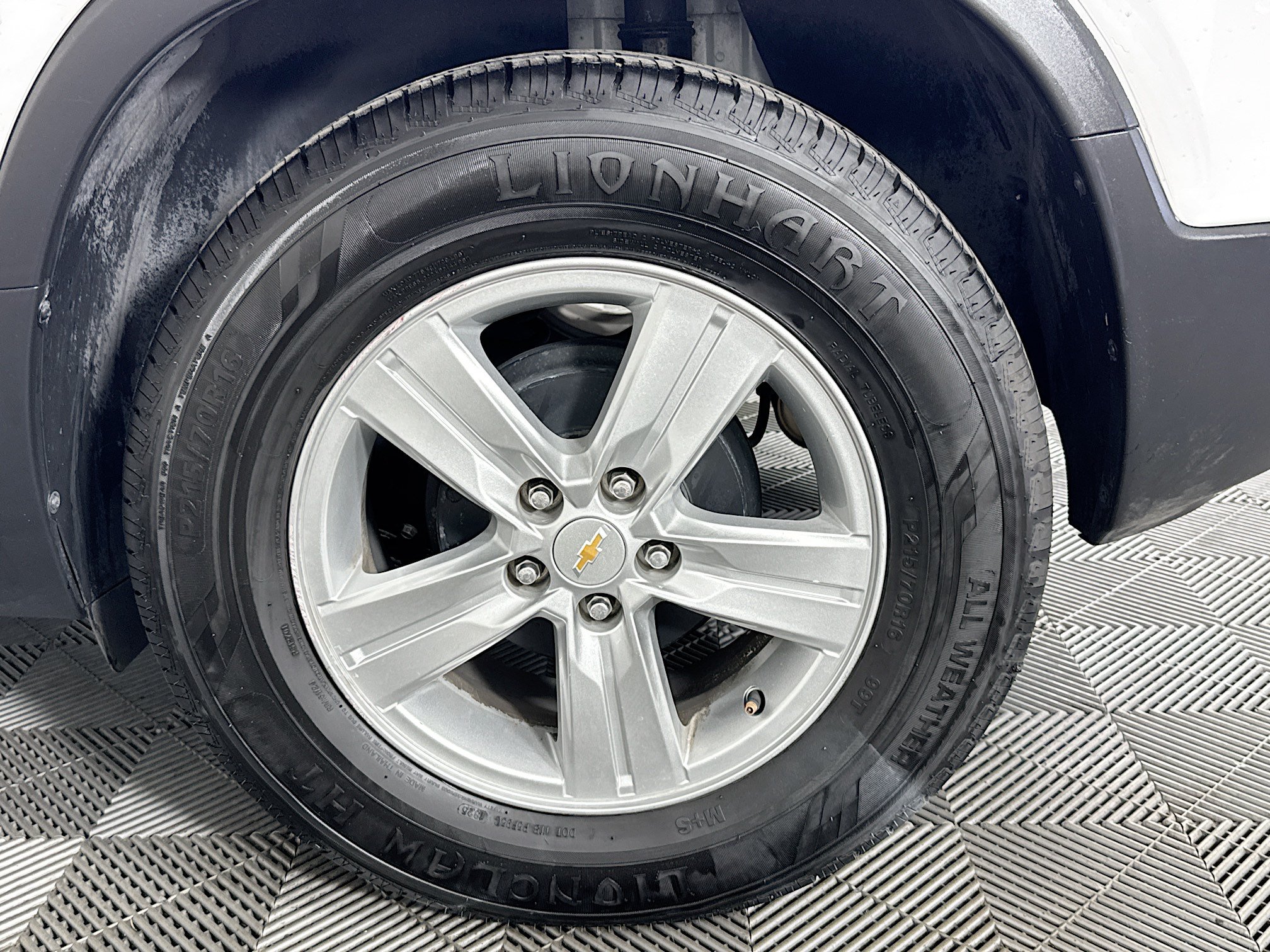 Used 2022 Chevrolet Trax LS w/ Tint and Cruise Package FWD image 35