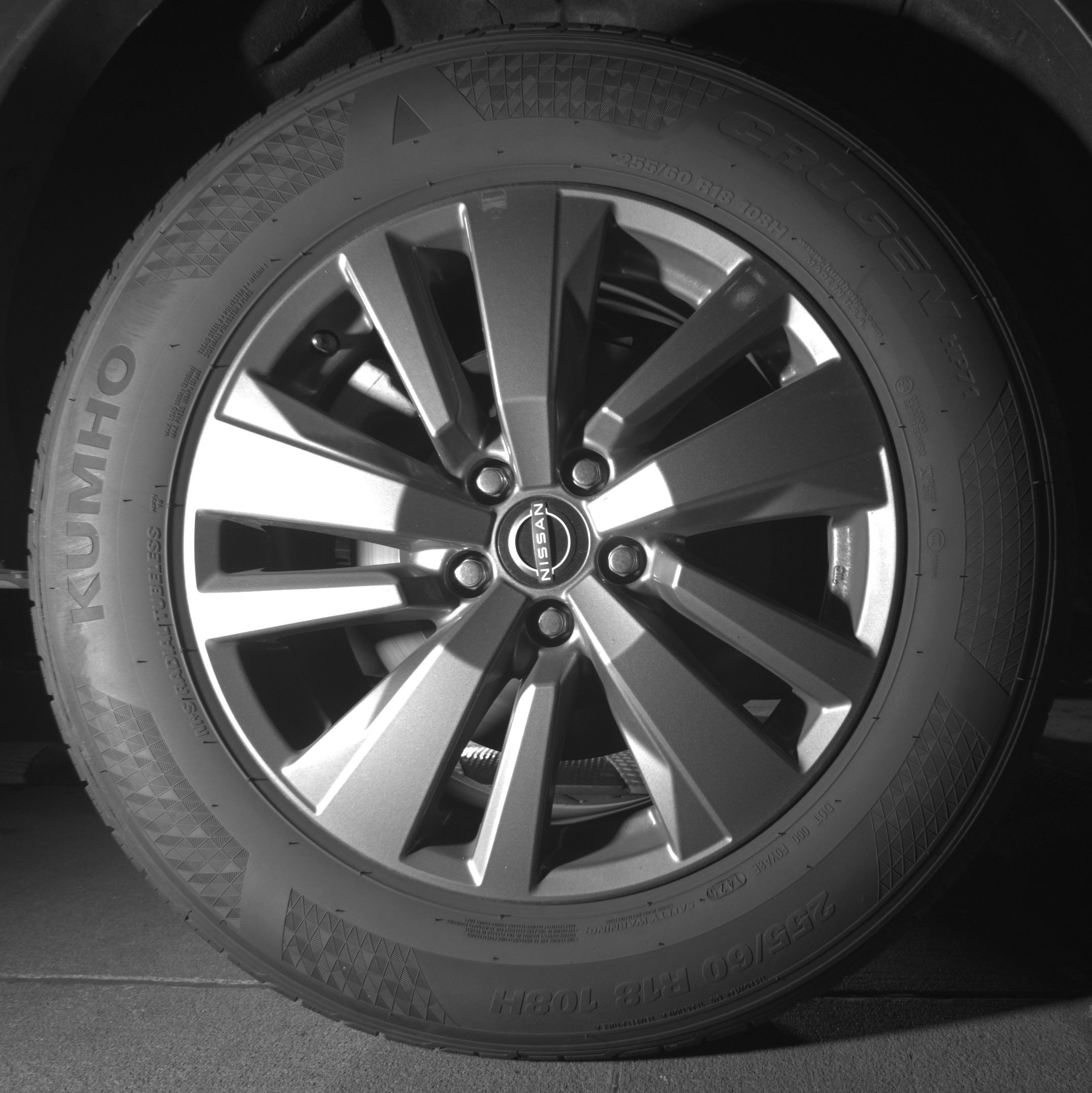 Used 2025 Nissan Pathfinder SV image 15