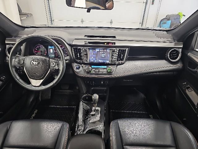 Used 2017 Toyota RAV4 SE AWD/4WD image 30