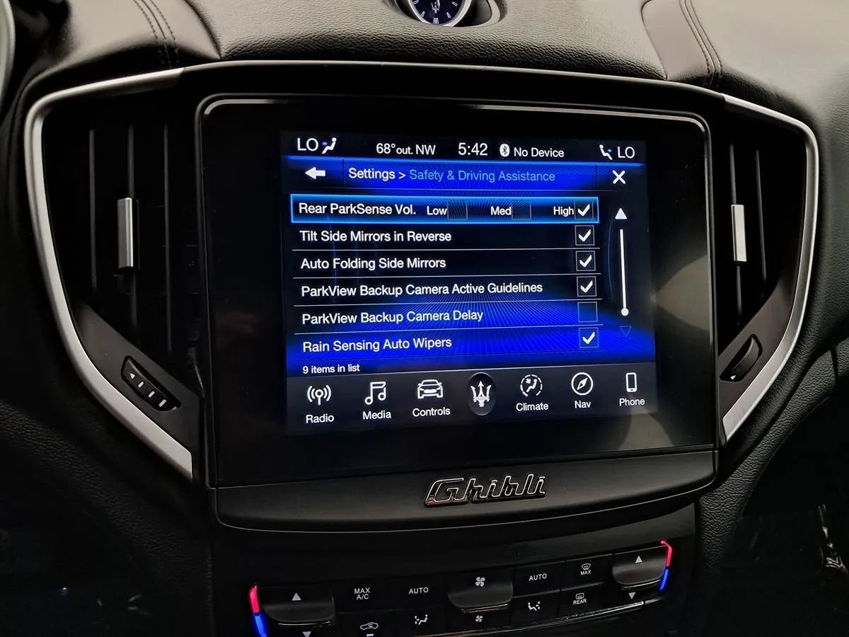 Used 2019 Maserati Ghibli S Q4 AWD/4WD image 12