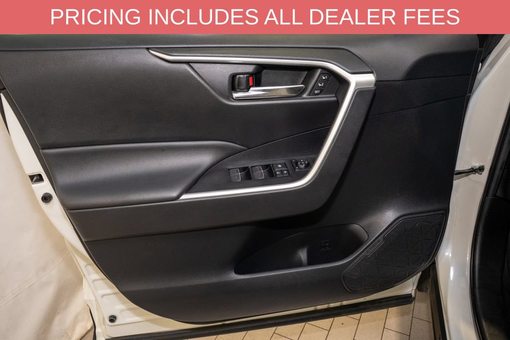 Used 2022 Toyota RAV4 XLE Premium AWD/4WD image 13